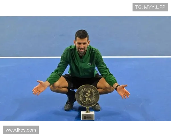 德约科维奇逆转夺冠再创纪录 年终总决赛展现网坛传奇风采