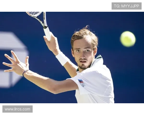 网球巨星梅德韦杰夫夺冠再创历史 解析新赛季赛场格局变化